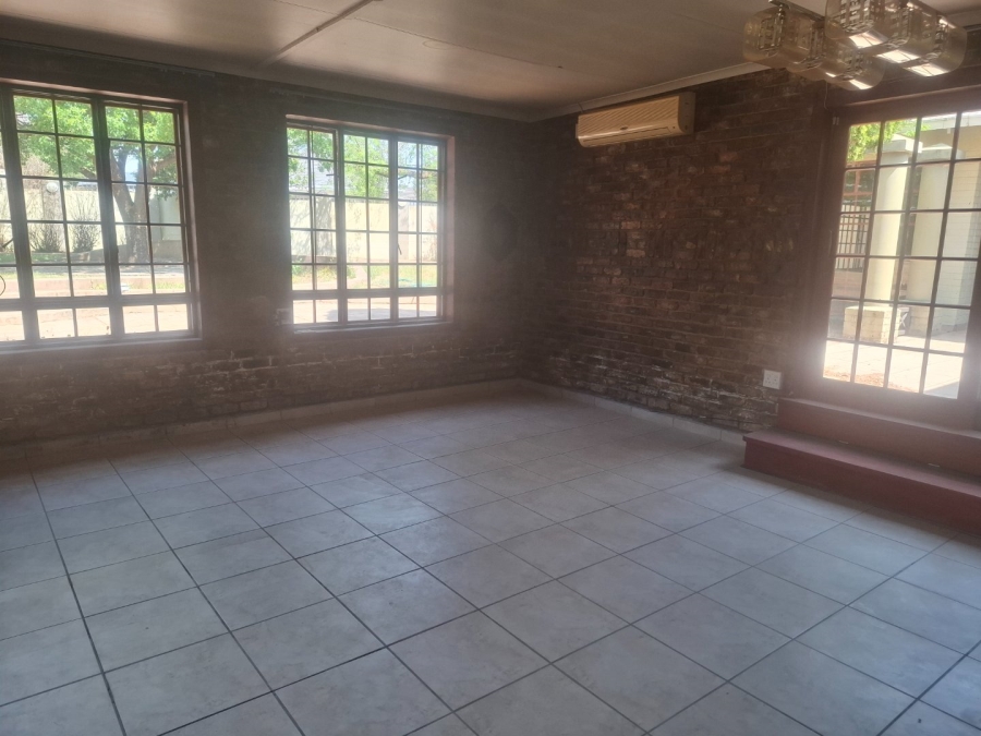 To Let 4 Bedroom Property for Rent in Suidrand Free State
